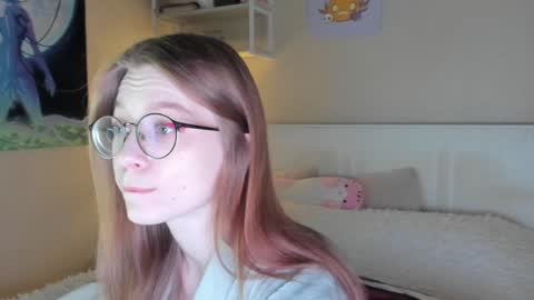 Snapshot of lunar_sofia chatting on December 30, 2024, 3:13 pm Sofia online show from December 30, 2024, 3:13 pm