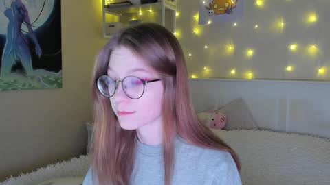 Snapshot of lunar_sofia chatting on January 12, 2025, 12:01 pm Sofia online show from January 12, 2025, 12:01 pm