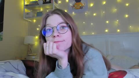 Snapshot of lunar_sofia chatting on January 12, 2025, 3:03 pm Sofia online show from January 12, 2025, 3:03 pm