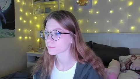 Snapshot of lunar_sofia chatting on January 15, 2025, 10:38 am Sofia online show from January 15, 2025, 10:38 am