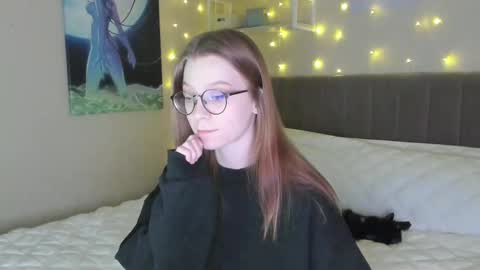 Snapshot of lunar_sofia chatting on February 11, 2025, 3:29 pm Sofia online show from February 11, 2025, 3:29 pm