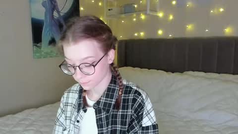 Snapshot of lunar_sofia chatting on February 17, 2025, 3:53 pm Sofia online show from February 17, 2025, 3:53 pm