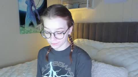 Snapshot of lunar_sofia chatting on February 24, 2025, 2:15 pm Sofia online show from February 24, 2025, 2:15 pm