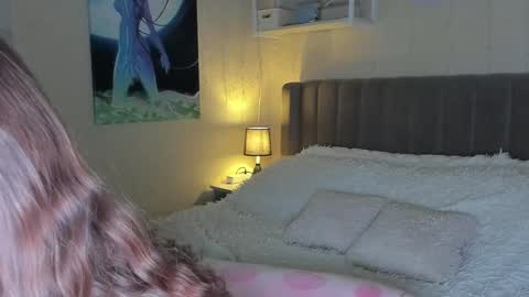 Snapshot of lunar_sofia chatting on February 25, 2025, 6:20 pm Sofia online show from February 25, 2025, 6:20 pm