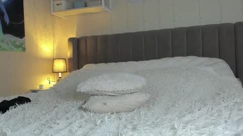 Snapshot of lunar_sofia chatting on February 27, 2025, 7:37 pm Sofia online show from February 27, 2025, 7:37 pm