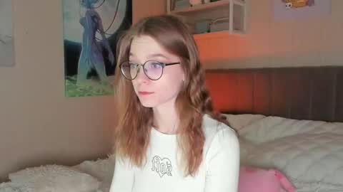 Snapshot of lunar_sofia chatting on March 4, 2025, 2:53 pm Sofia online show from March 4, 2025, 2:53 pm