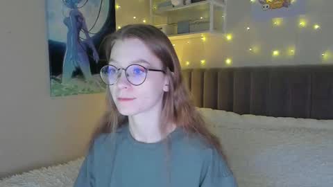 Snapshot of lunar_sofia chatting on March 5, 2025, 10:44 am Sofia online show from March 5, 2025, 10:44 am