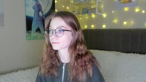 Snapshot of lunar_sofia chatting on March 6, 2025, 1:24 pm Sofia online show from March 6, 2025, 1:24 pm