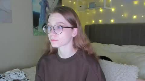 Snapshot of lunar_sofia chatting on March 7, 2025, 2:34 pm Sofia online show from March 7, 2025, 2:34 pm