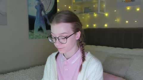 Snapshot of lunar_sofia chatting on March 10, 2025, 3:09 pm Sofia online show from March 10, 2025, 3:09 pm