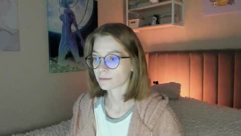 Snapshot of lunar_sofia chatting on September 15, 2025, 9:09 am Sofia online show from September 15, 2025, 9:09 am