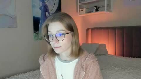 Snapshot of lunar_sofia chatting on September 18, 2025, 12:07 pm Sofia online show from September 18, 2025, 12:07 pm