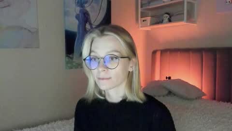 Snapshot of lunar_sofia chatting on September 29, 2025, 1:38 pm Sofia online show from September 29, 2025, 1:38 pm