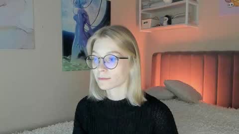 Snapshot of lunar_sofia chatting on October 4, 2025, 12:47 pm Sofia online show from October 4, 2025, 12:47 pm