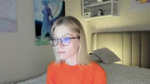 Snapshot of lunar_sofia chatting on October 11, 2025, 2:59 pm Sofia online show from October 11, 2025, 2:59 pm