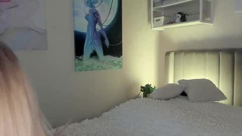 Snapshot of lunar_sofia chatting on October 14, 2025, 11:22 am Sofia online show from October 14, 2025, 11:22 am