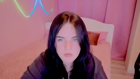 Valeria online show from April 17, 2026, 8:45 pm