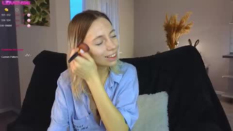 Kelly online show from October 11, 2025, 2:37 pm