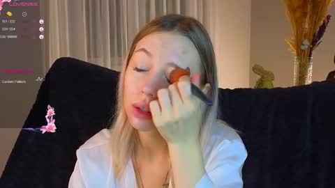 Kelly online show from November 23, 2025, 2:39 pm