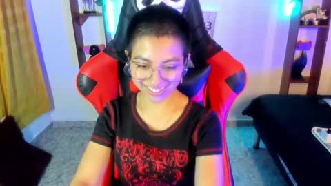 Snapshot of lunarichy chatting on October 27, 2025, 8:13 pm lunarichy online show from October 27, 2025, 8:13 pm