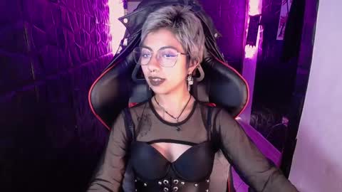 lunarichy online show from February 12, 2026, 7:53 pm