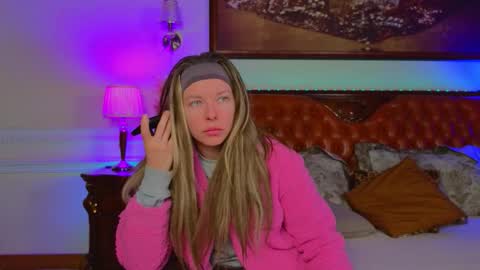 Snapshot of lunarishi chatting on January 17, 2026, 6:07 am Luna Rishi online show from January 17, 2026, 6:07 am