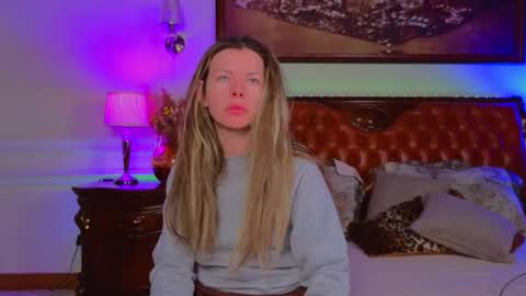 Snapshot of lunarishi chatting on January 19, 2026, 6:06 am Luna Rishi online show from January 19, 2026, 6:06 am