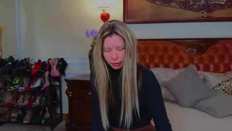 Snapshot of lunarishi chatting on February 16, 2026, 6:09 am Luna Rishi online show from February 16, 2026, 6:09 am