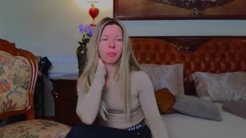 Snapshot of lunarishi chatting on February 17, 2026, 6:10 am Luna Rishi online show from February 17, 2026, 6:10 am