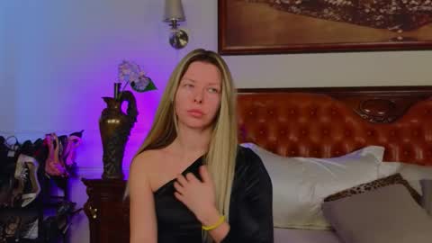 Snapshot of lunarishi chatting on March 2, 2026, 7:48 am Luna Rishi online show from March 2, 2026, 7:48 am