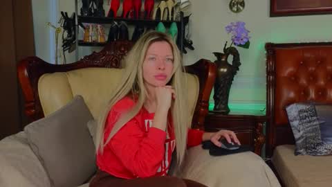 Snapshot of lunarishi chatting on March 20, 2026, 7:24 am Luna Rishi online show from March 20, 2026, 7:24 am