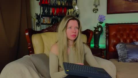 Snapshot of lunarishi chatting on March 21, 2026, 7:13 am Luna Rishi online show from March 21, 2026, 7:13 am