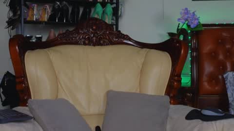 Snapshot of lunarishi chatting on April 4, 2026, 6:22 am Luna Rishi online show from April 4, 2026, 6:22 am