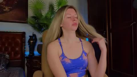 Luna Rishi online show from May 1, 2026, 6:29 am