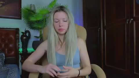 Luna Rishi online show from May 24, 2026, 5:56 am