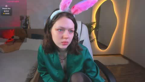 Lily online show from April 5, 2026, 5:37 am
