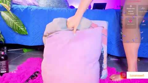 Snapshot of lunarosex5 chatting on February 6, 2026, 4:06 am LUNA online show from February 6, 2026, 4:06 am