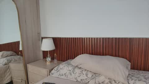 Luna Rousse online show from April 19, 2026, 2:00 am