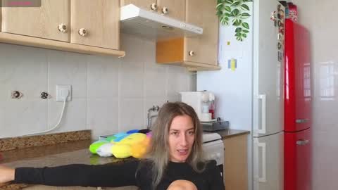 Snapshot of lunary_mix chatting on February 1, 2025, 12:26 pm  Luna online show from February 1, 2025, 12:26 pm