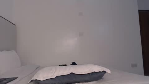 Luna online show from April 28, 2026, 4:01 pm