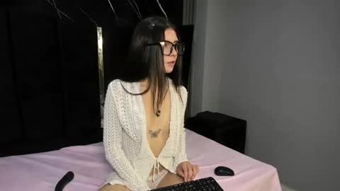 Snapshot of lunasmithyl chatting on February 21, 2026, 2:29 pm LunaSmithyl online show from February 21, 2026, 2:29 pm