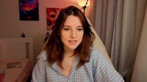 Kate online show from November 6, 2025, 1:23 pm