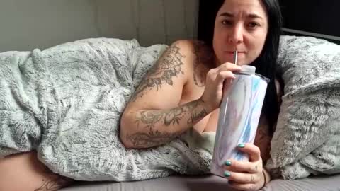 Snapshot of lunaticminx chatting on January 28, 2025, 12:11 pm Luna powered by bitch dust online show from January 28, 2025, 12:11 pm