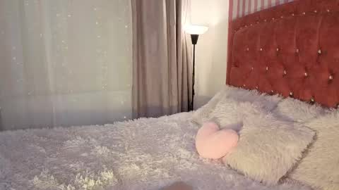 lunavelvet7 online show from April 18, 2026, 7:07 pm