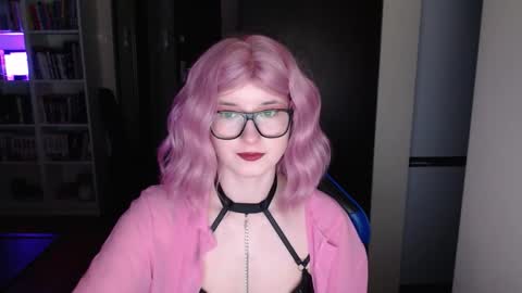 LunaXcherry online show from March 25, 2026, 5:41 pm