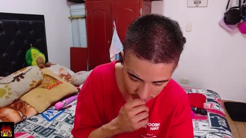 Snapshot of lunay_gutierreez chatting on December 16, 2024, 12:26 am Lunay and mariana PVT OPEN  online show from December 16, 2024, 12:26 am