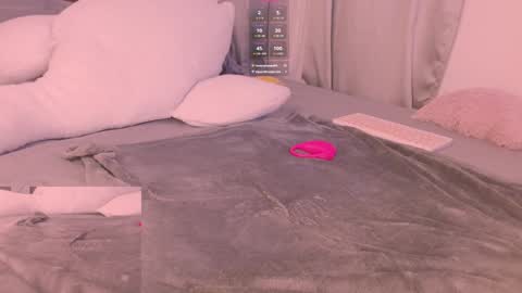 Snapshot of lunita_galaxy chatting on January 19, 2025, 3:18 am Luna Galaxy online show from January 19, 2025, 3:18 am