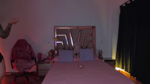 LUNA ROSE online show from January 19, 2026, 2:59 am