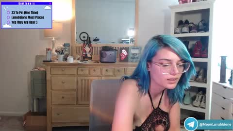 Snapshot of lunobbione chatting on April 3, 2026, 6:17 pm Lunobbione online show from April 3, 2026, 6:17 pm