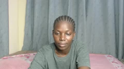 luo_queen online show from November 4, 2025, 12:43 am